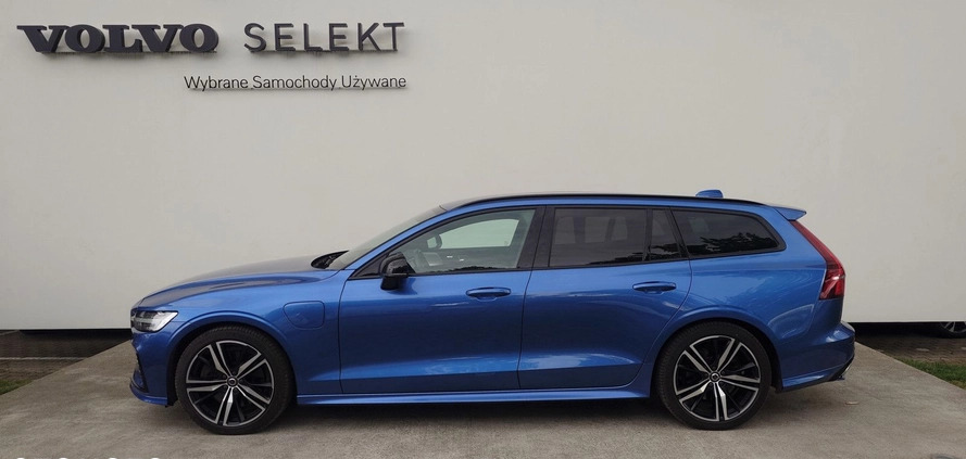 Volvo V60 cena 174900 przebieg: 101968, rok produkcji 2020 z Skoki małe 781